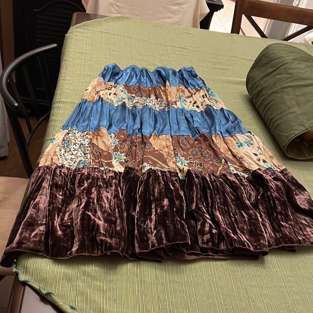 Beautiful fall skirt size L